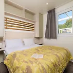 Mobile In With Shared Pool Semesterbostad